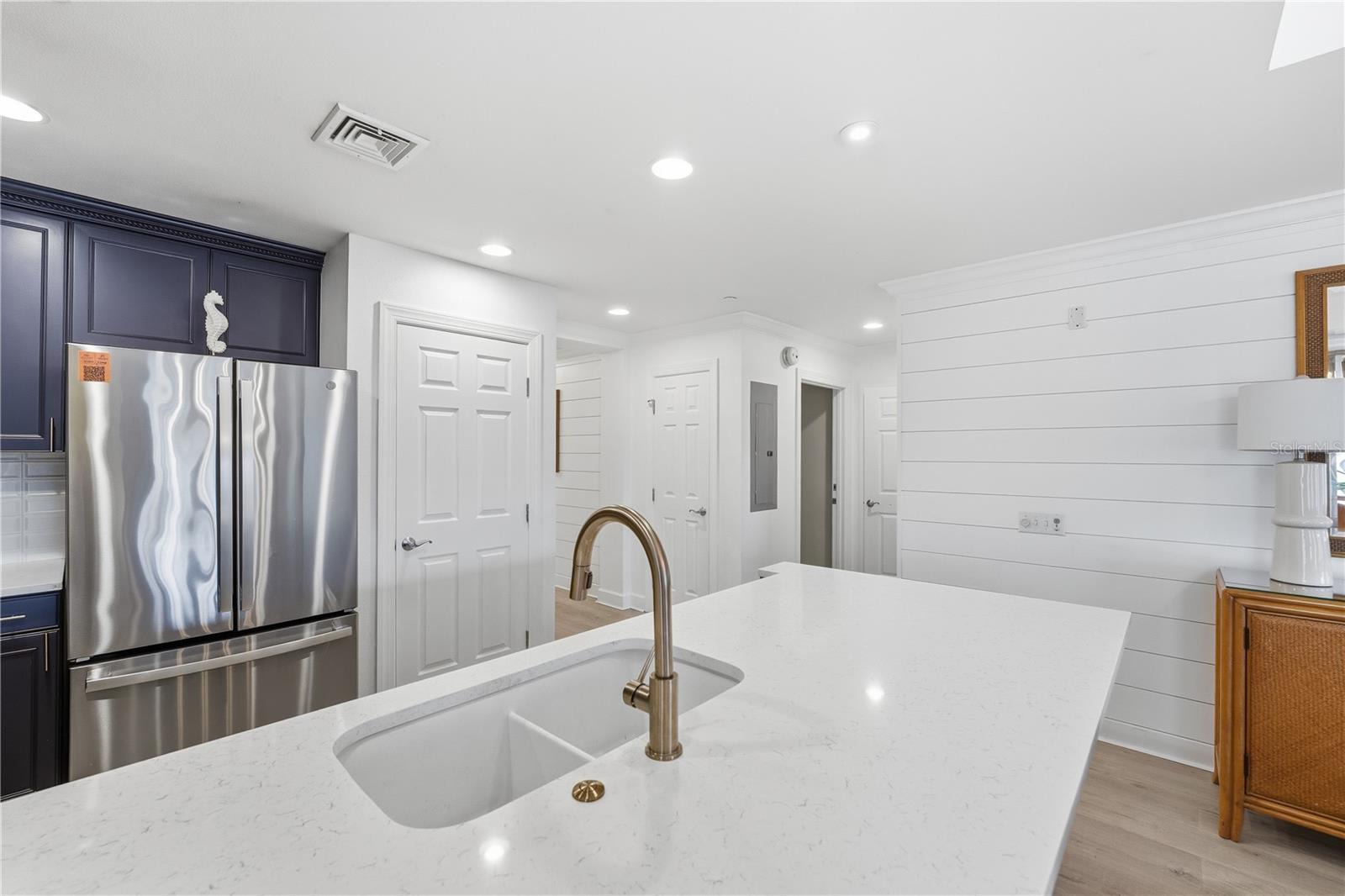 1354 CENTRE COURT RIDGE DR #204