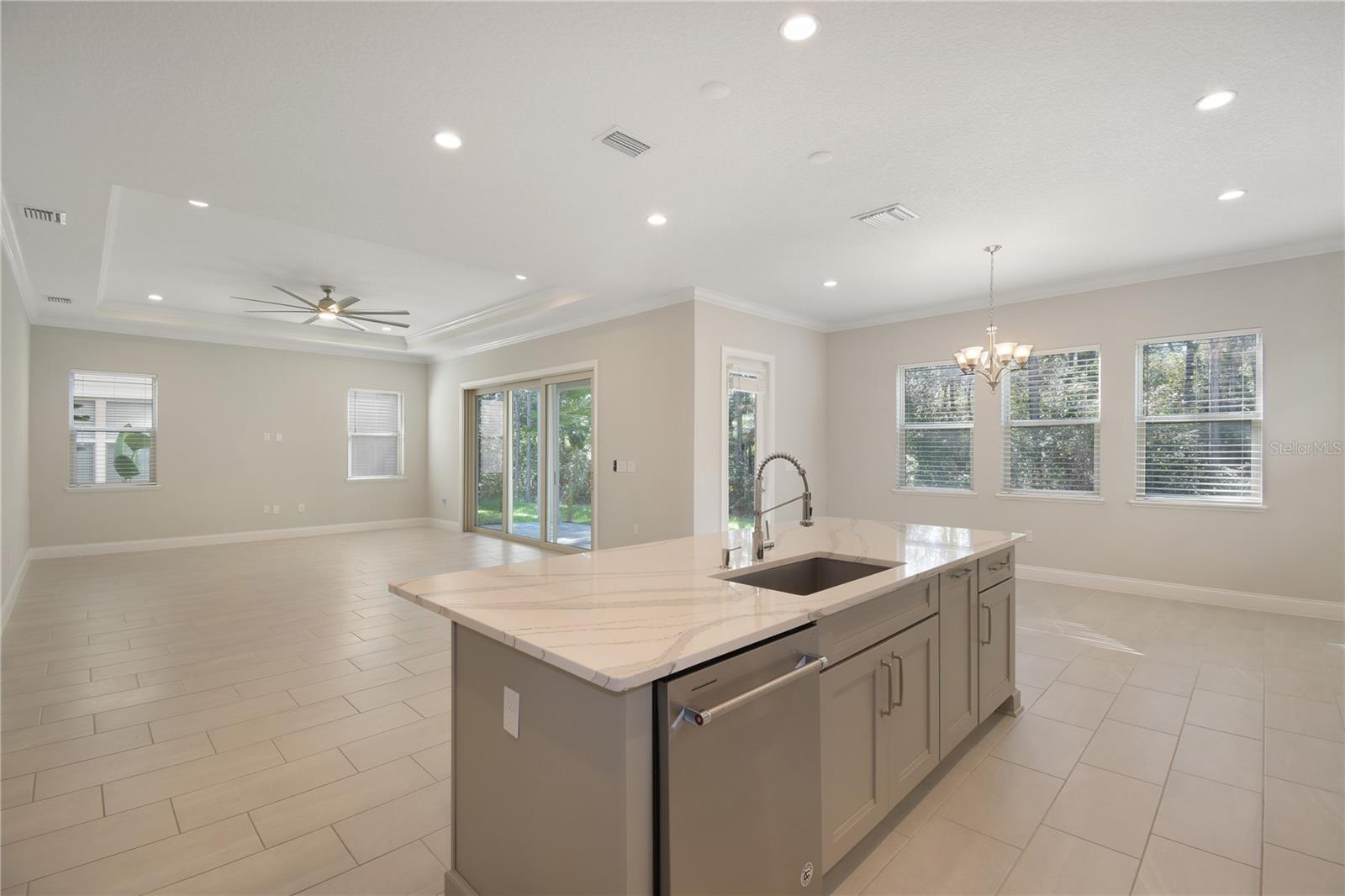 10158 ROYAL ISLAND CT