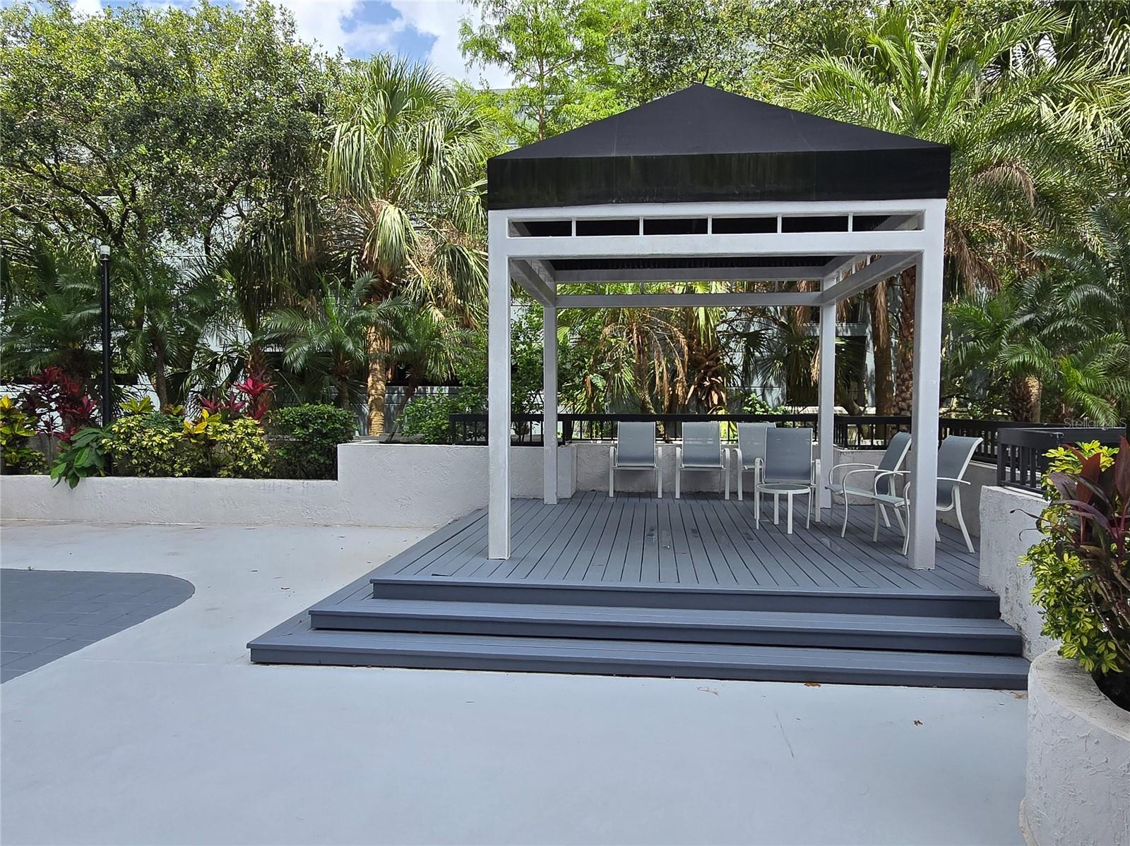 530 E CENTRAL BLVD #405