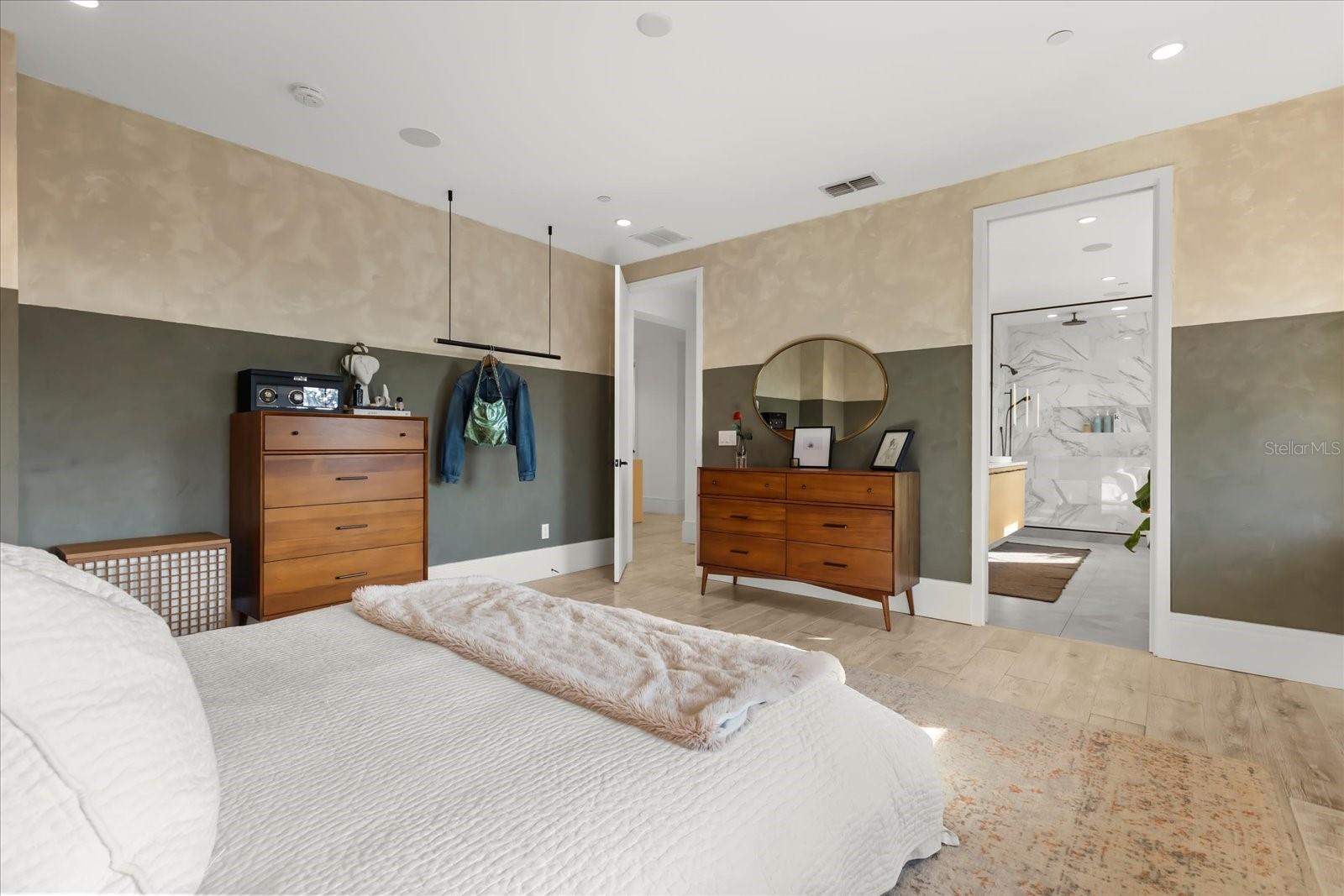 1602 ALABAMA DR #403