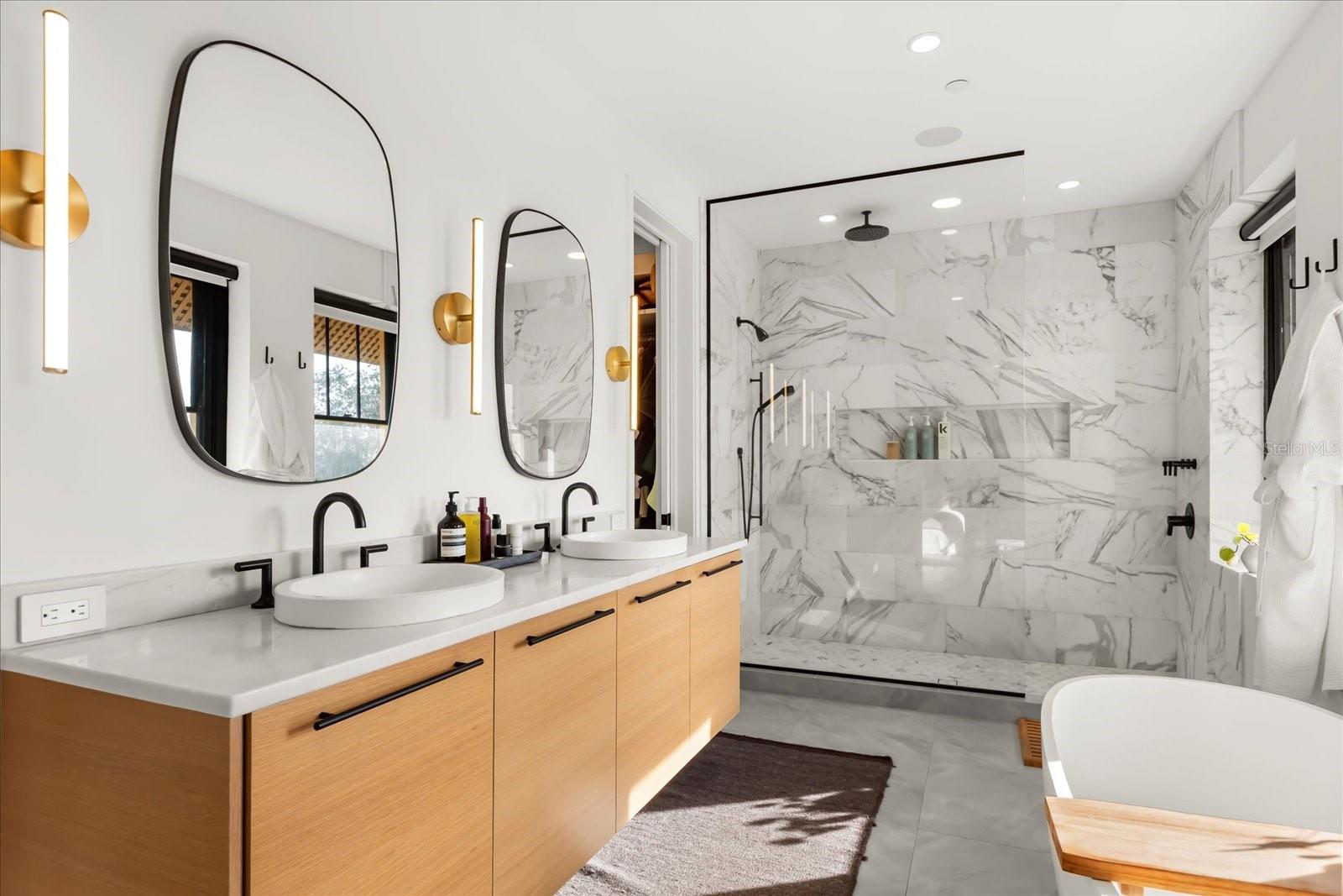 1602 ALABAMA DR #403