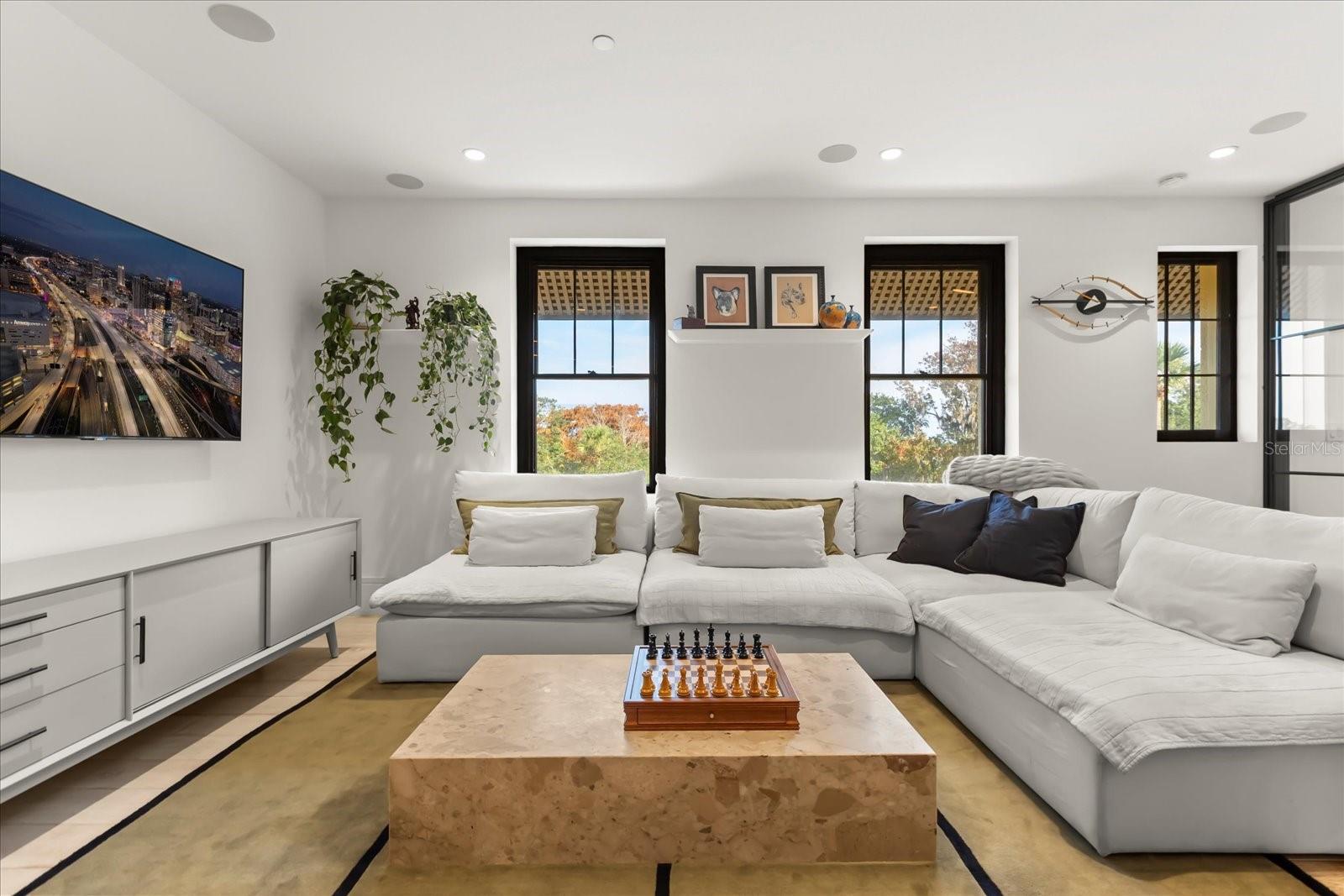 1602 ALABAMA DR #403