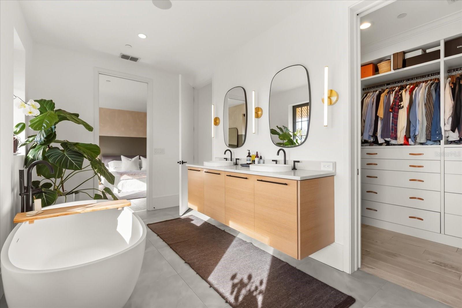 1602 ALABAMA DR #403