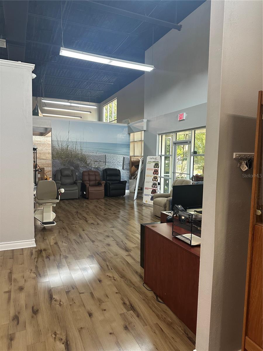 8810 COMMODITY CIR #1