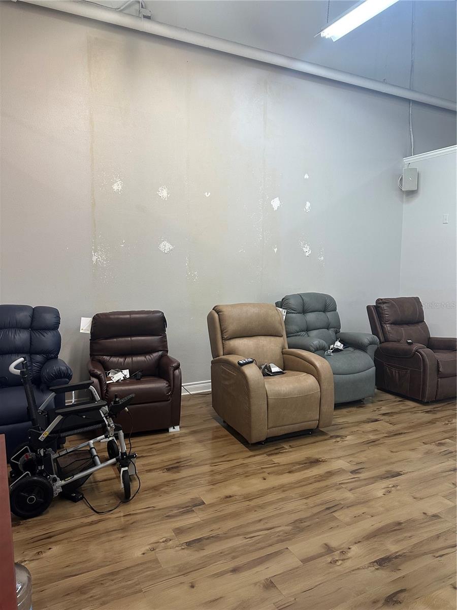 8810 COMMODITY CIR #1