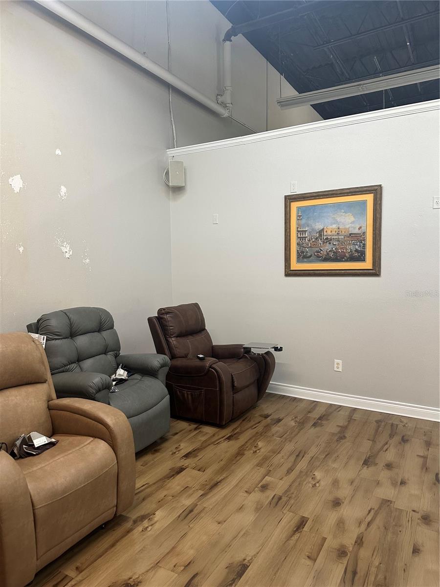 8810 COMMODITY CIR #1