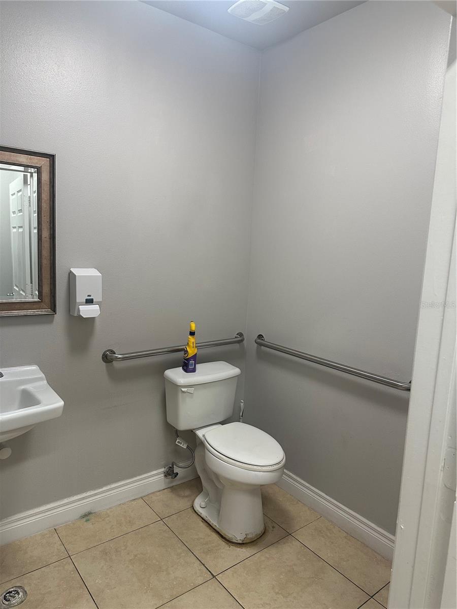 8810 COMMODITY CIR #1