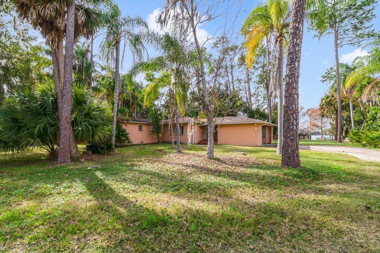 3658 N ECONLOCKHATCHEE TRL