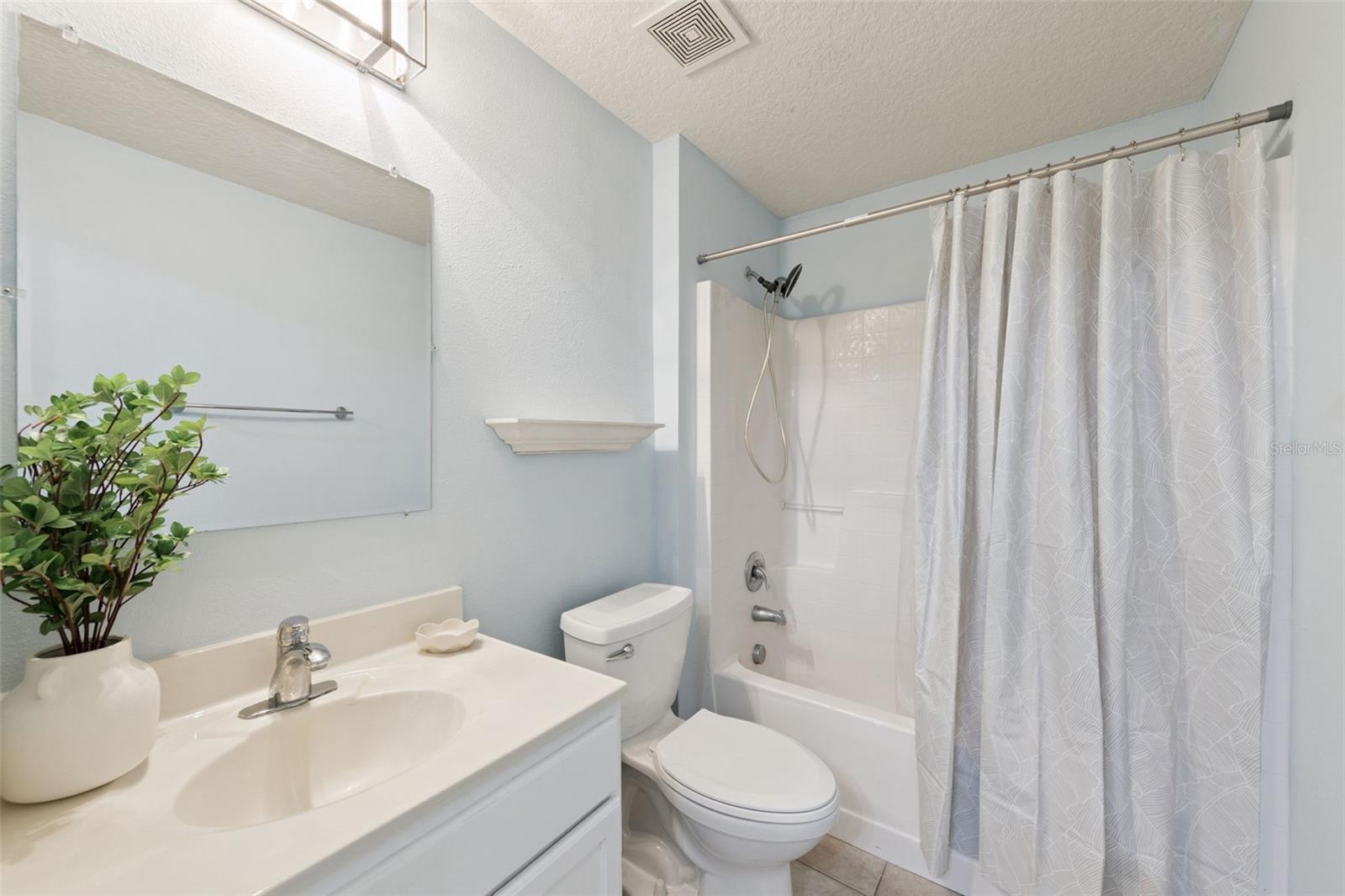 1819 SUNSET RIDGE DR