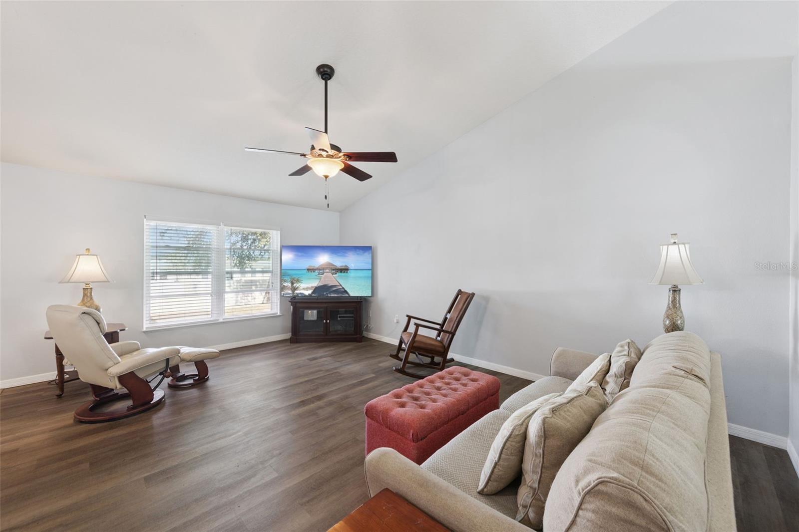 1819 SUNSET RIDGE DR