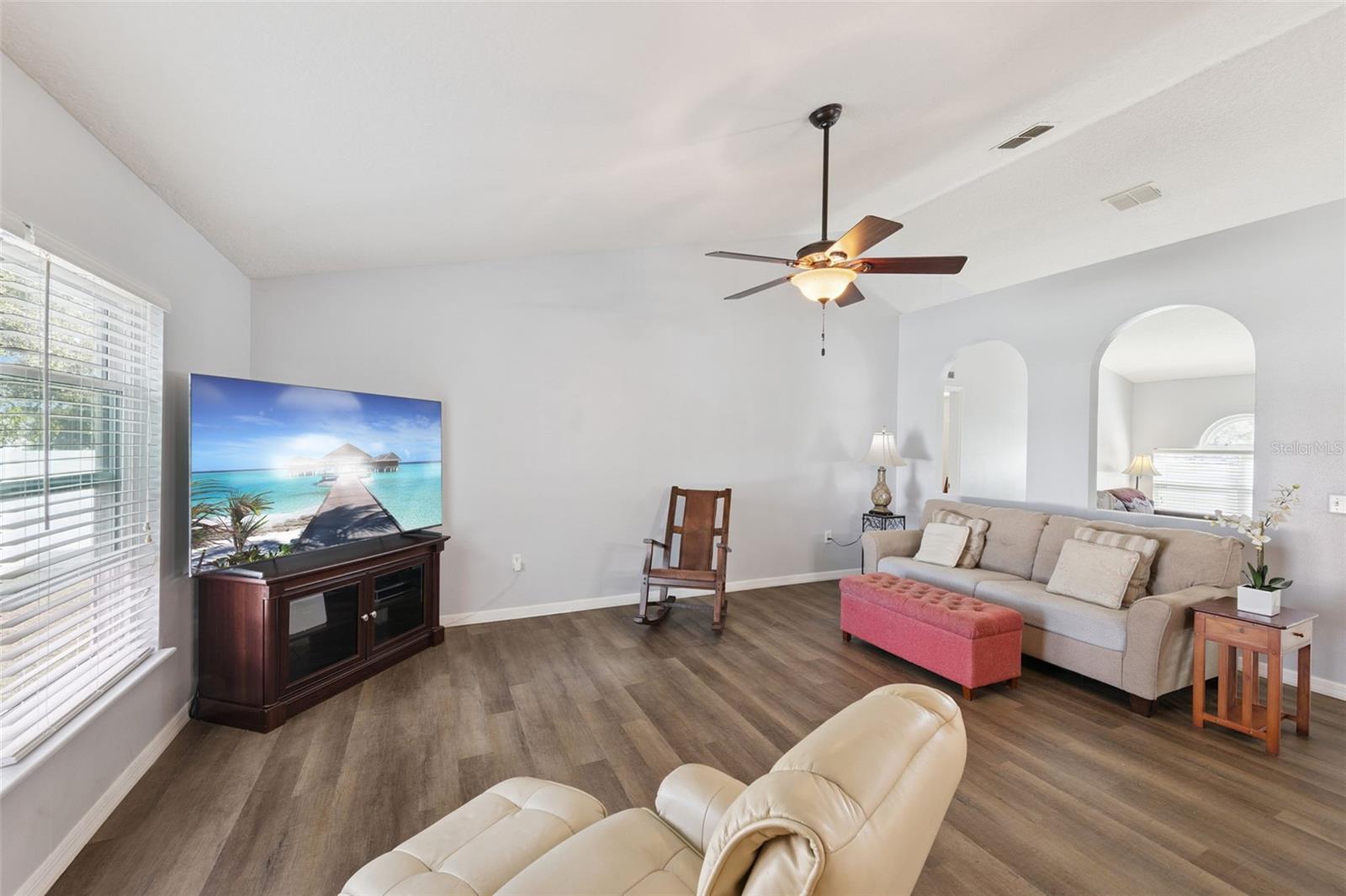 1819 SUNSET RIDGE DR