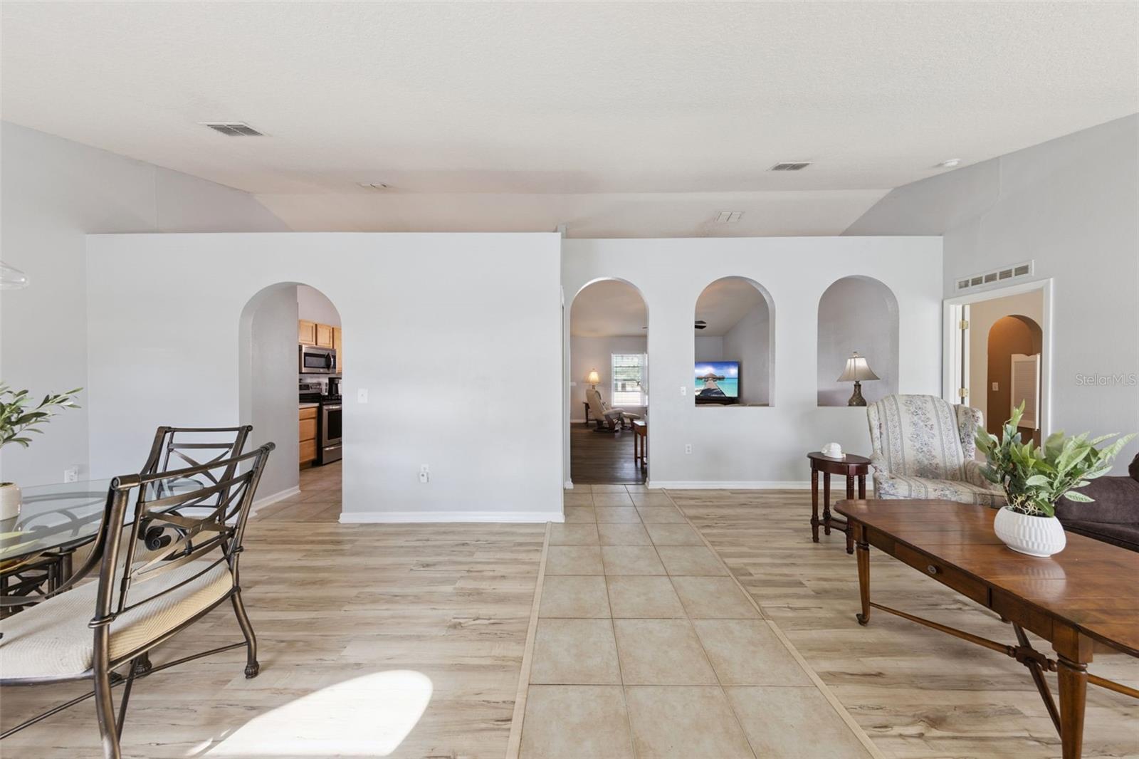 1819 SUNSET RIDGE DR