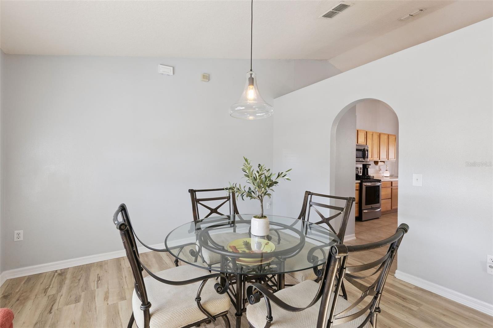 1819 SUNSET RIDGE DR