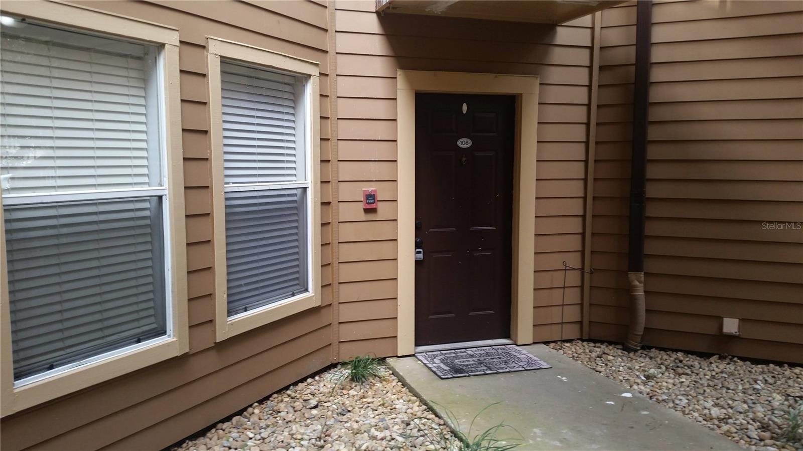 486 N PIN OAK PL #108