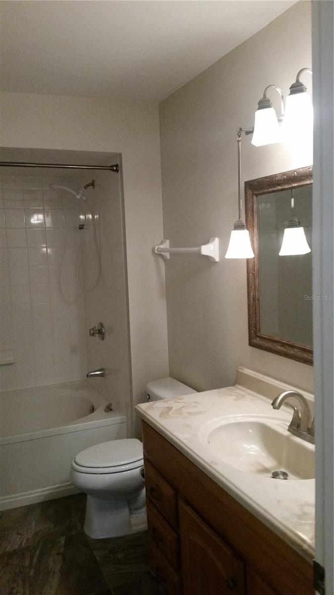 486 N PIN OAK PL #108