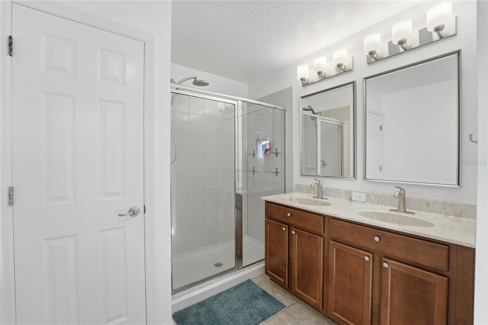 6382 GOLDEN DEWDROP TRL