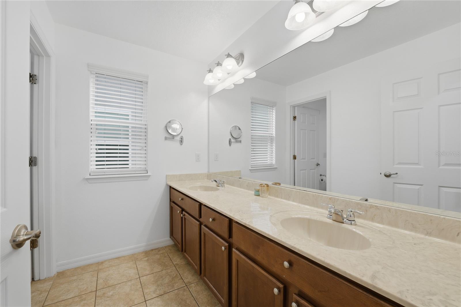 6382 GOLDEN DEWDROP TRL