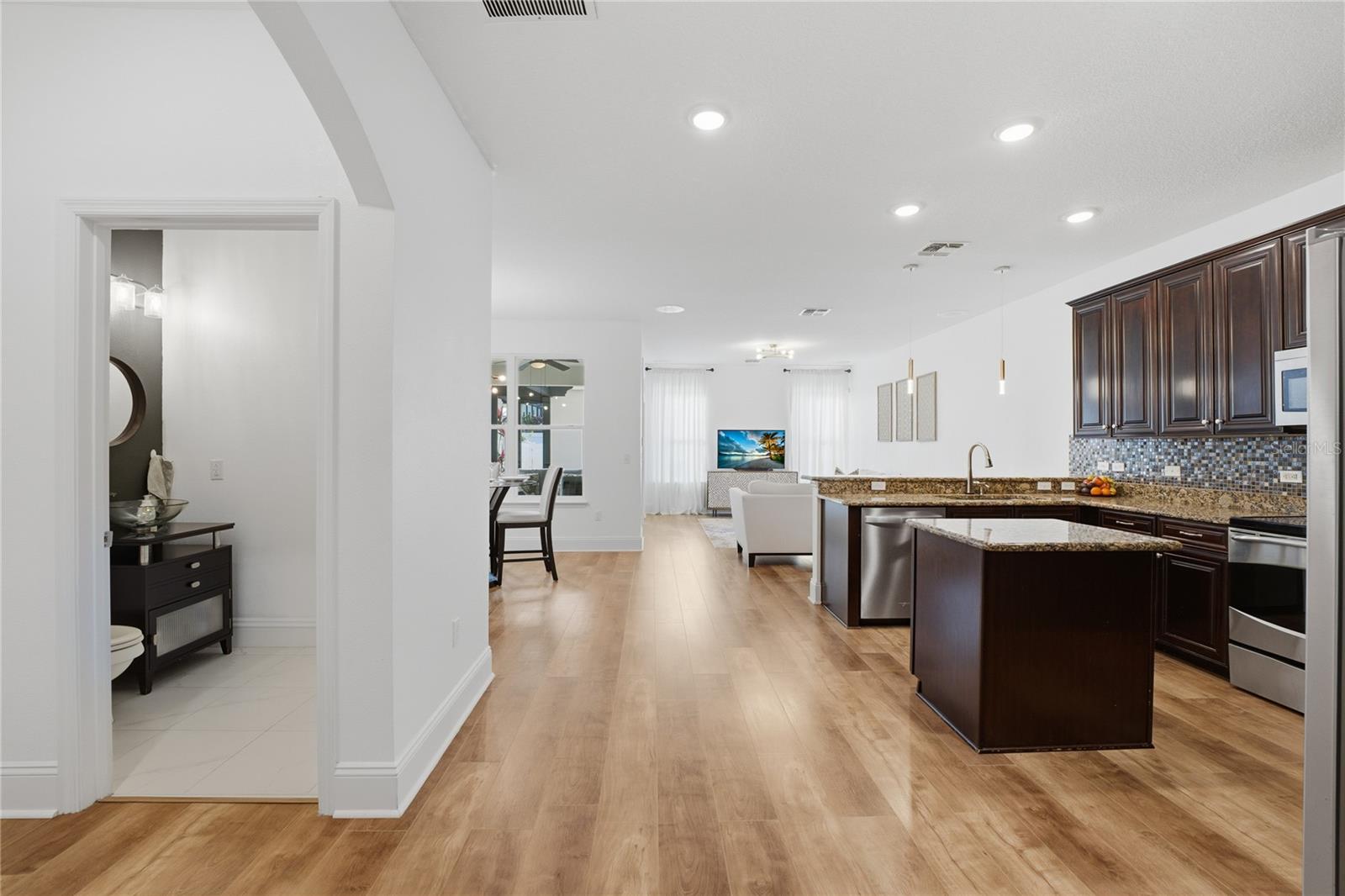 6382 GOLDEN DEWDROP TRL