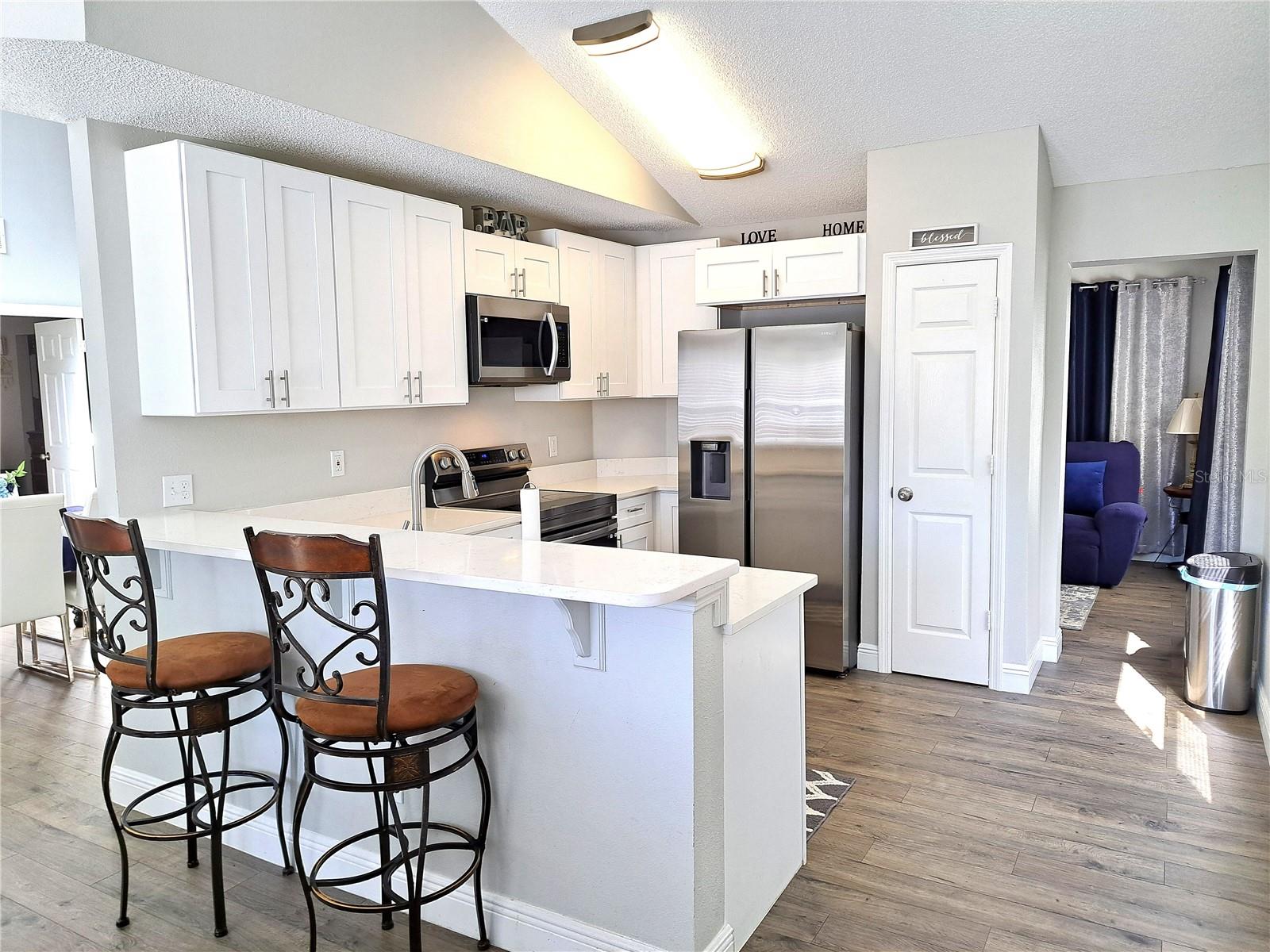 10318 CRYSTAL POINT DR