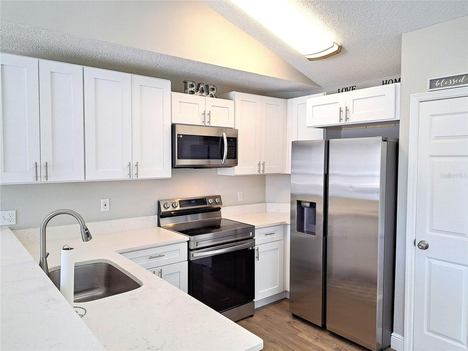 10318 CRYSTAL POINT DR