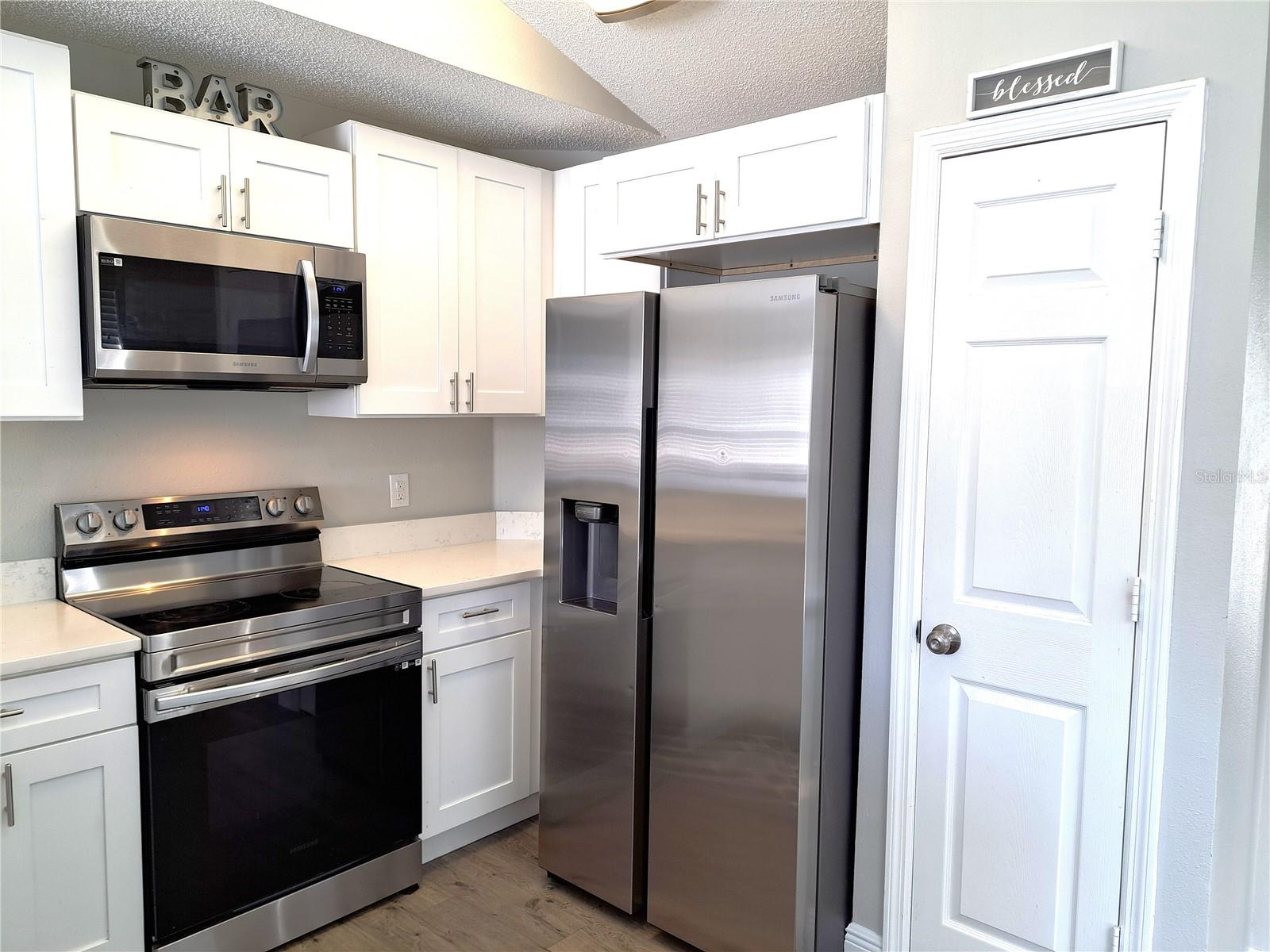 10318 CRYSTAL POINT DR