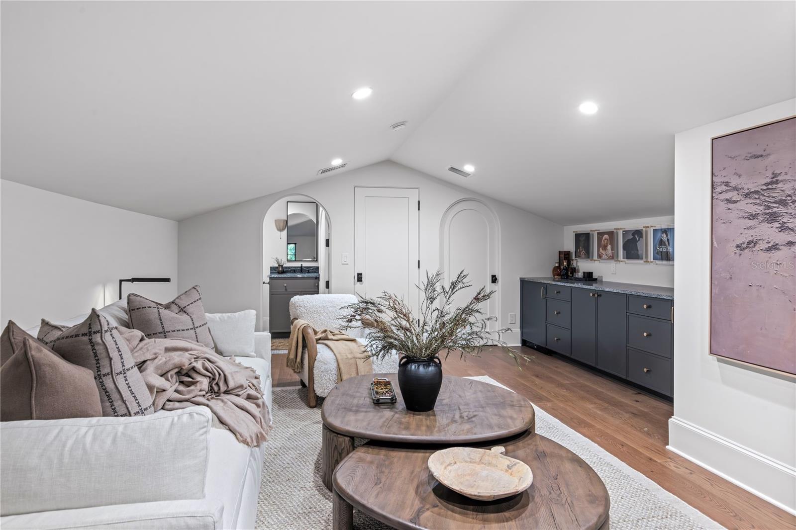 9323 GLADYS GARDEN CT