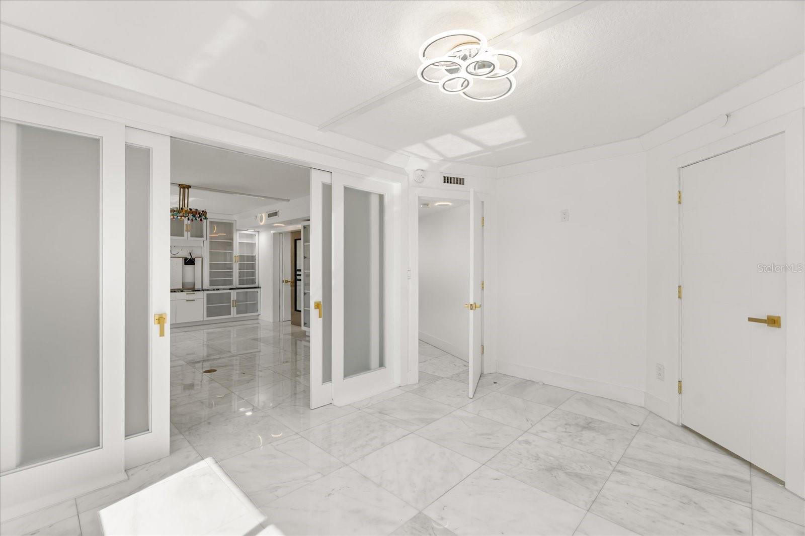 530 E CENTRAL BLVD #1901