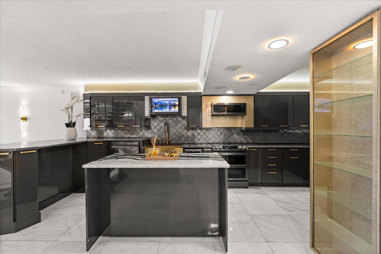 530 E CENTRAL BLVD #1901