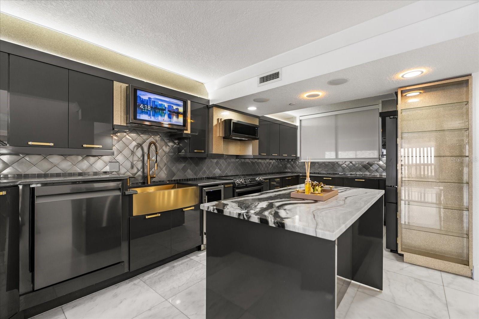 530 E CENTRAL BLVD #1901