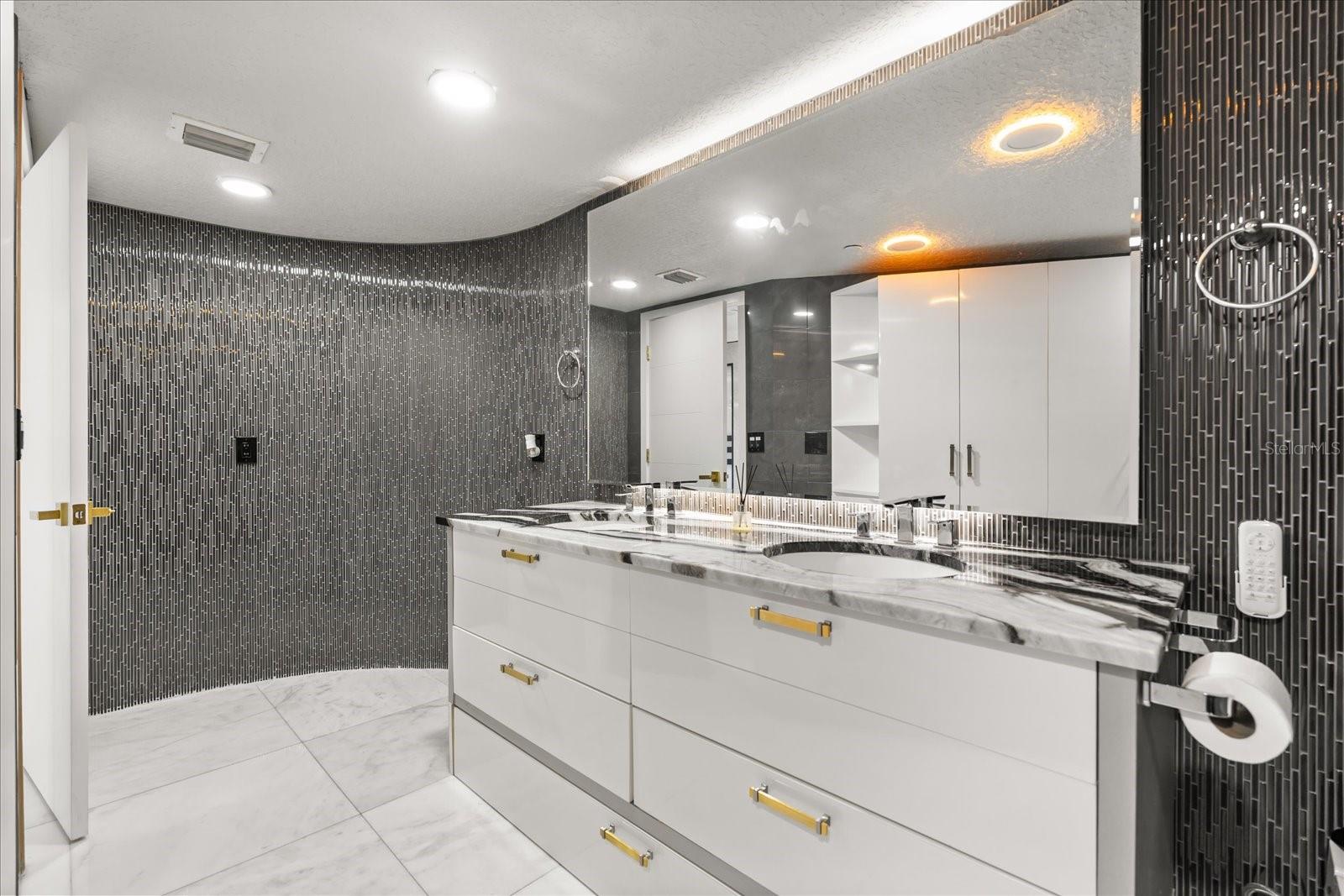 530 E CENTRAL BLVD #1901