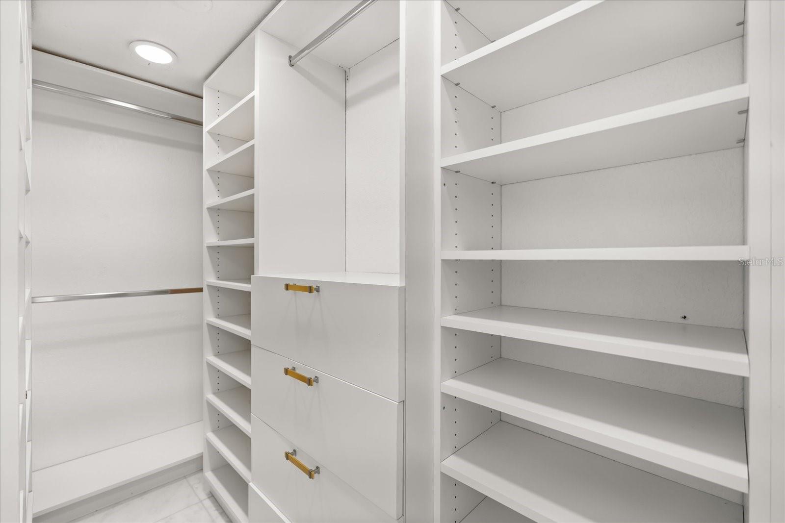 530 E CENTRAL BLVD #1901