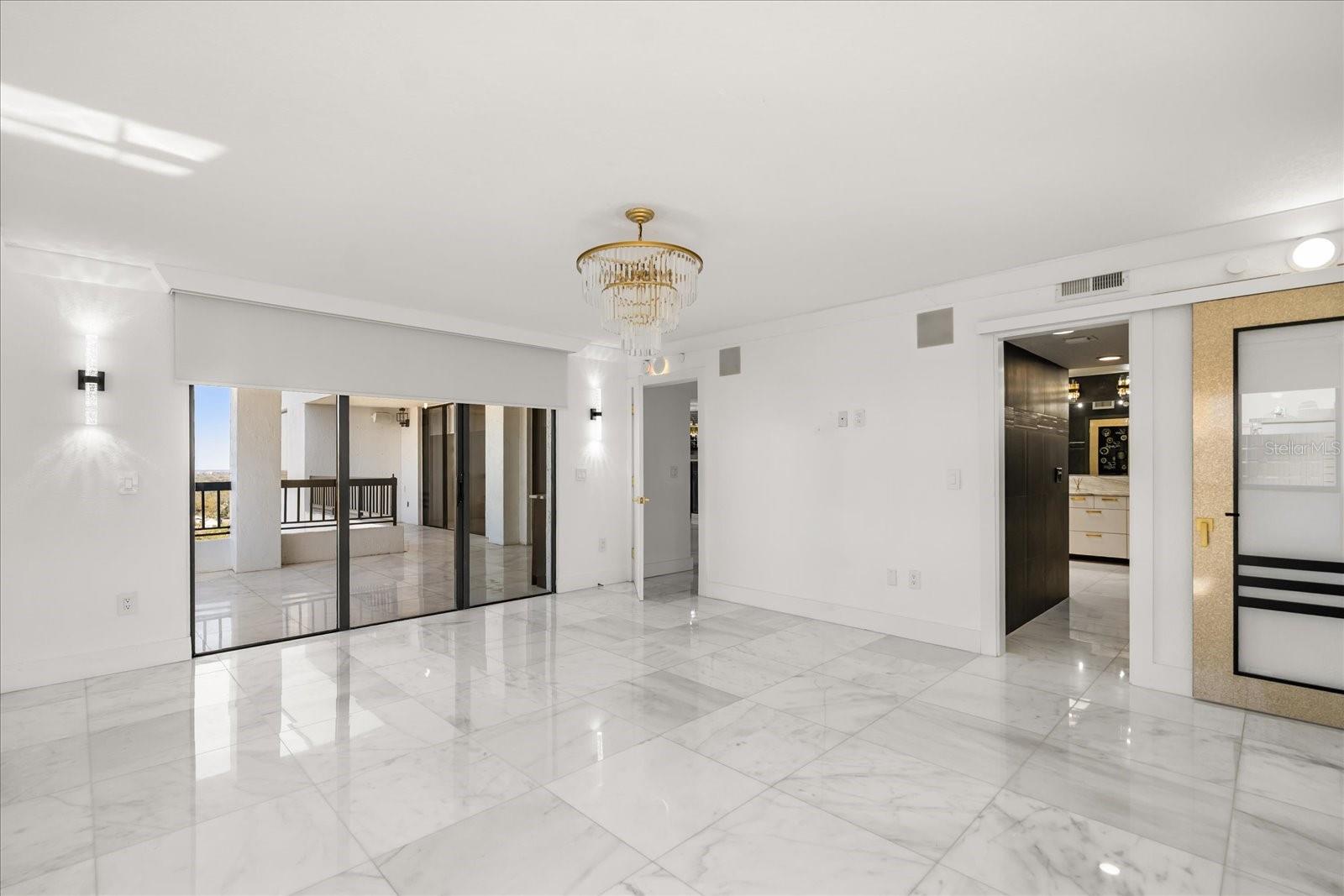 530 E CENTRAL BLVD #1901