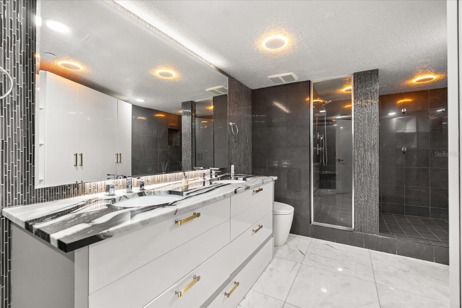 530 E CENTRAL BLVD #1901