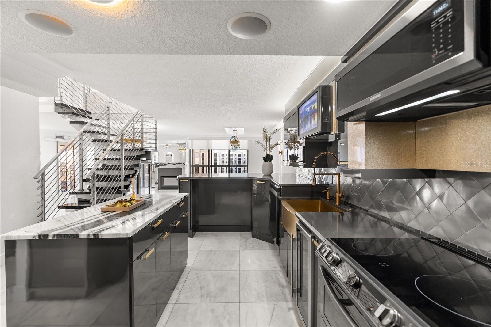 530 E CENTRAL BLVD #1901