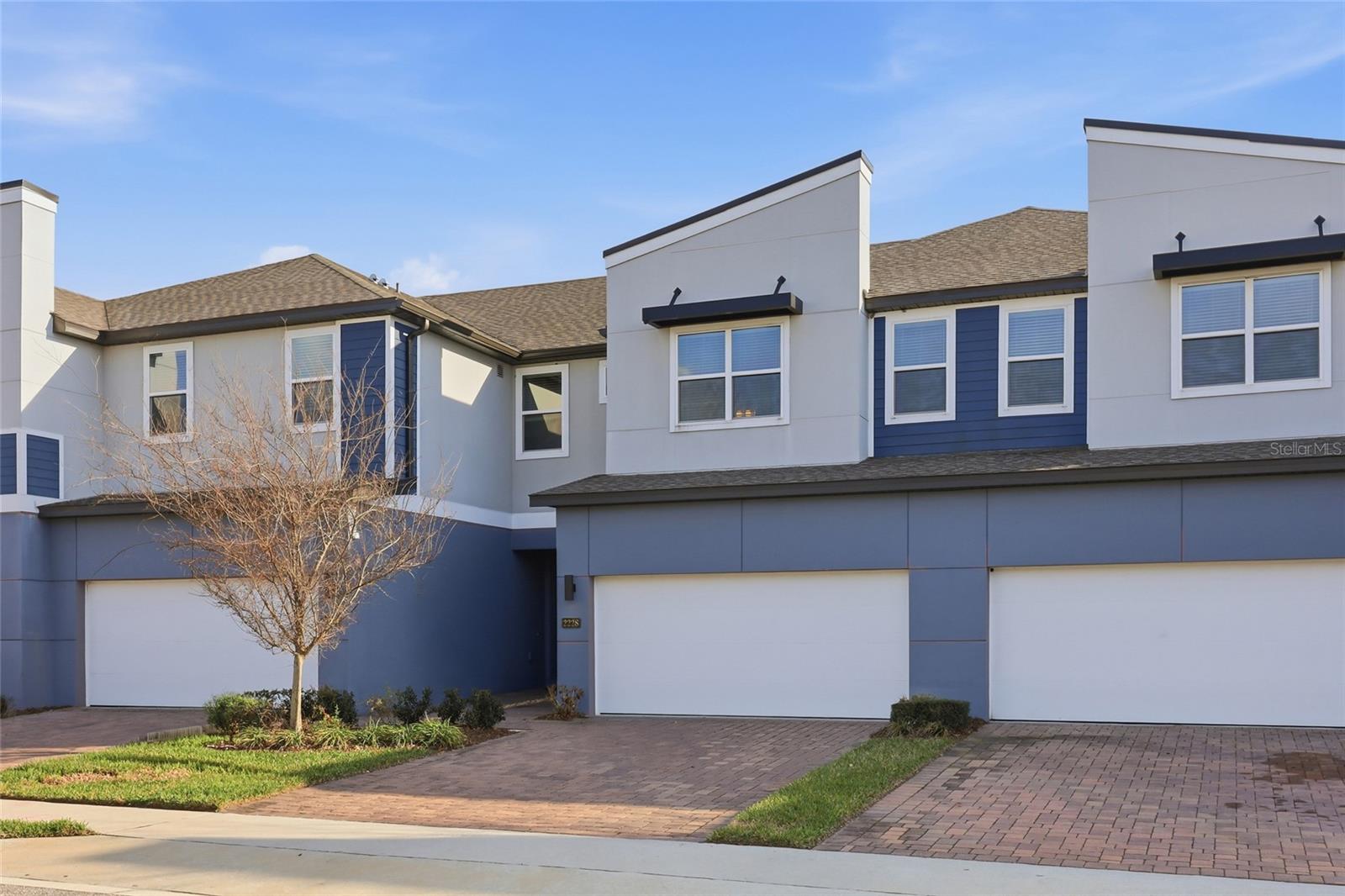 2228 SHADOWLAND LOOP