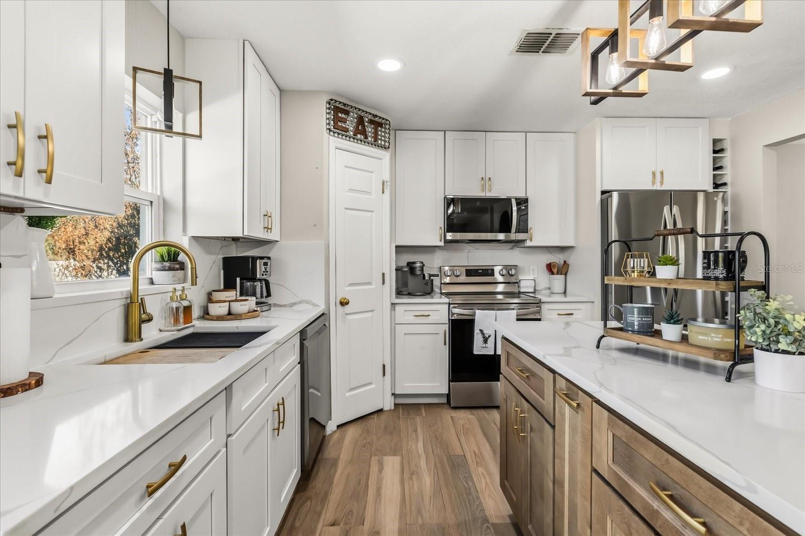 7554 LAKE ANDREA CIR