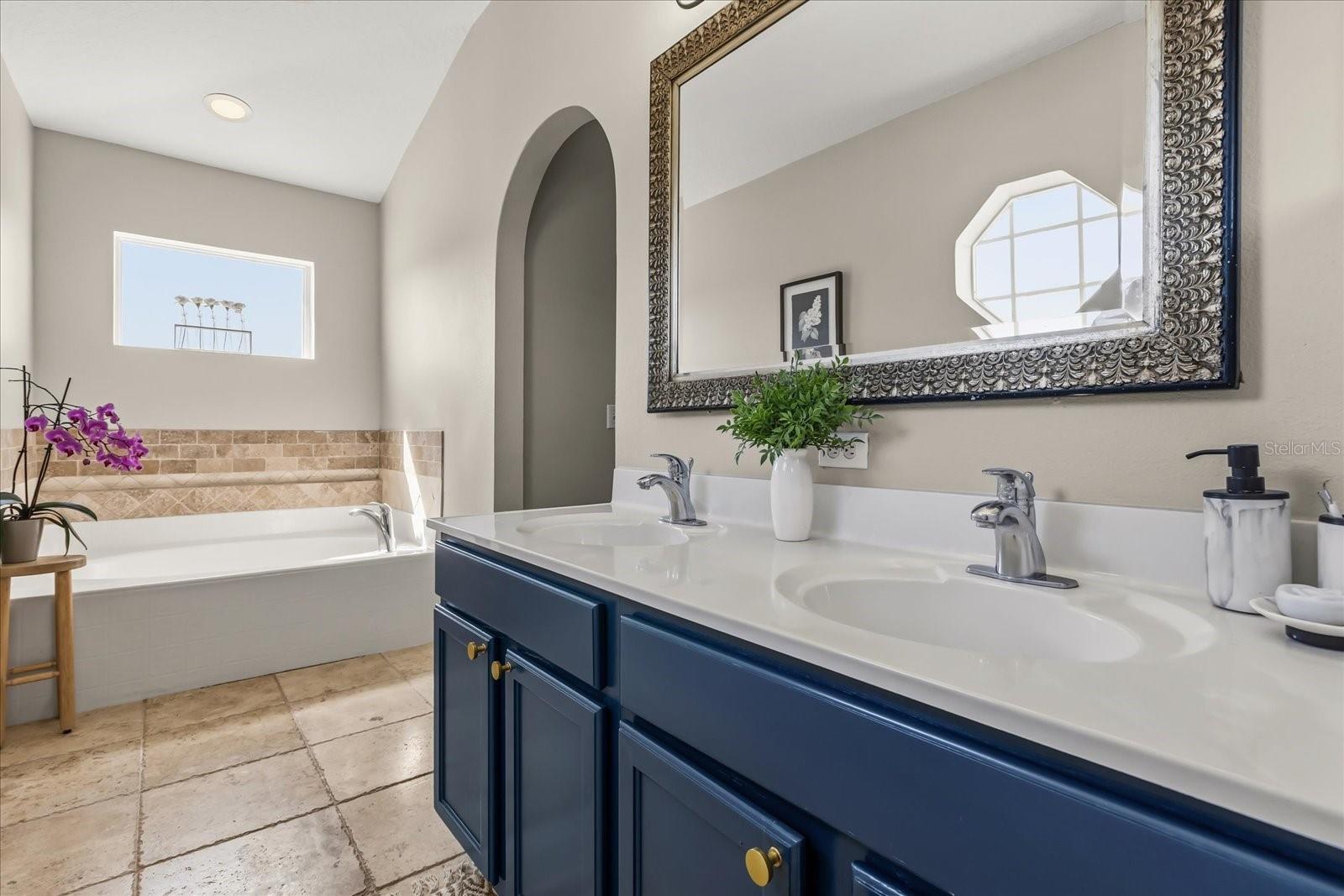 7554 LAKE ANDREA CIR