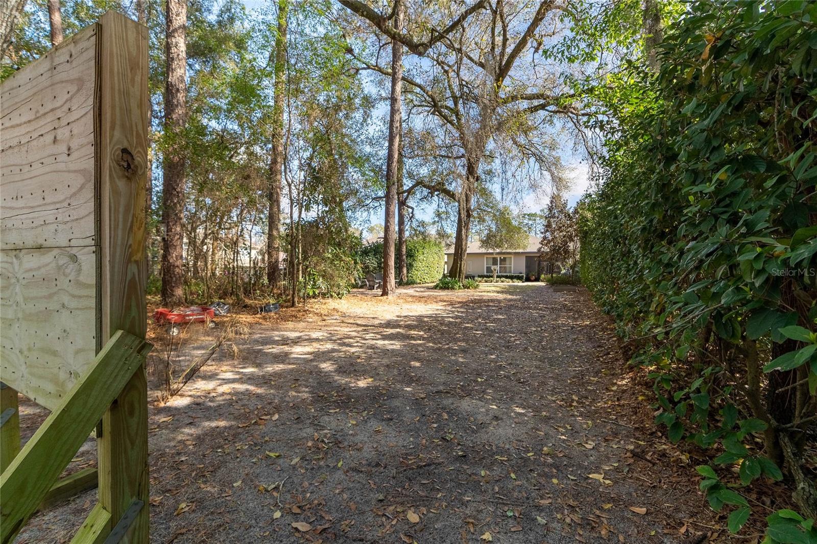 184 BIRCHMONT DR