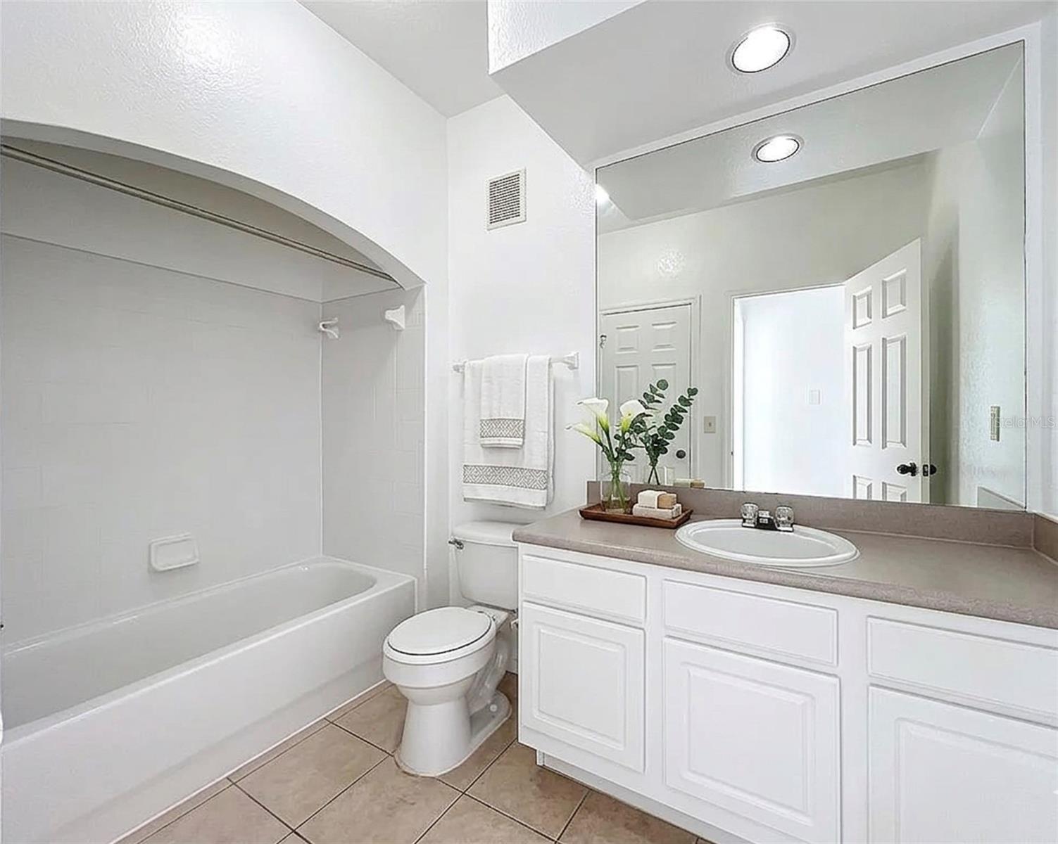 174 VILLA DI ESTE TER #200