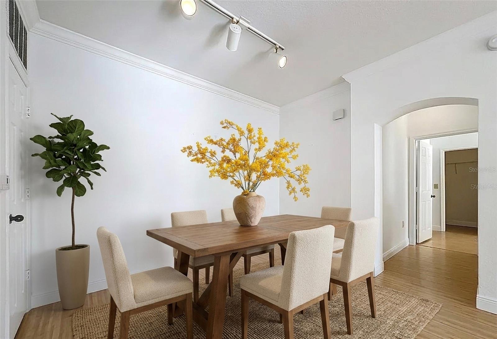 174 VILLA DI ESTE TER #200