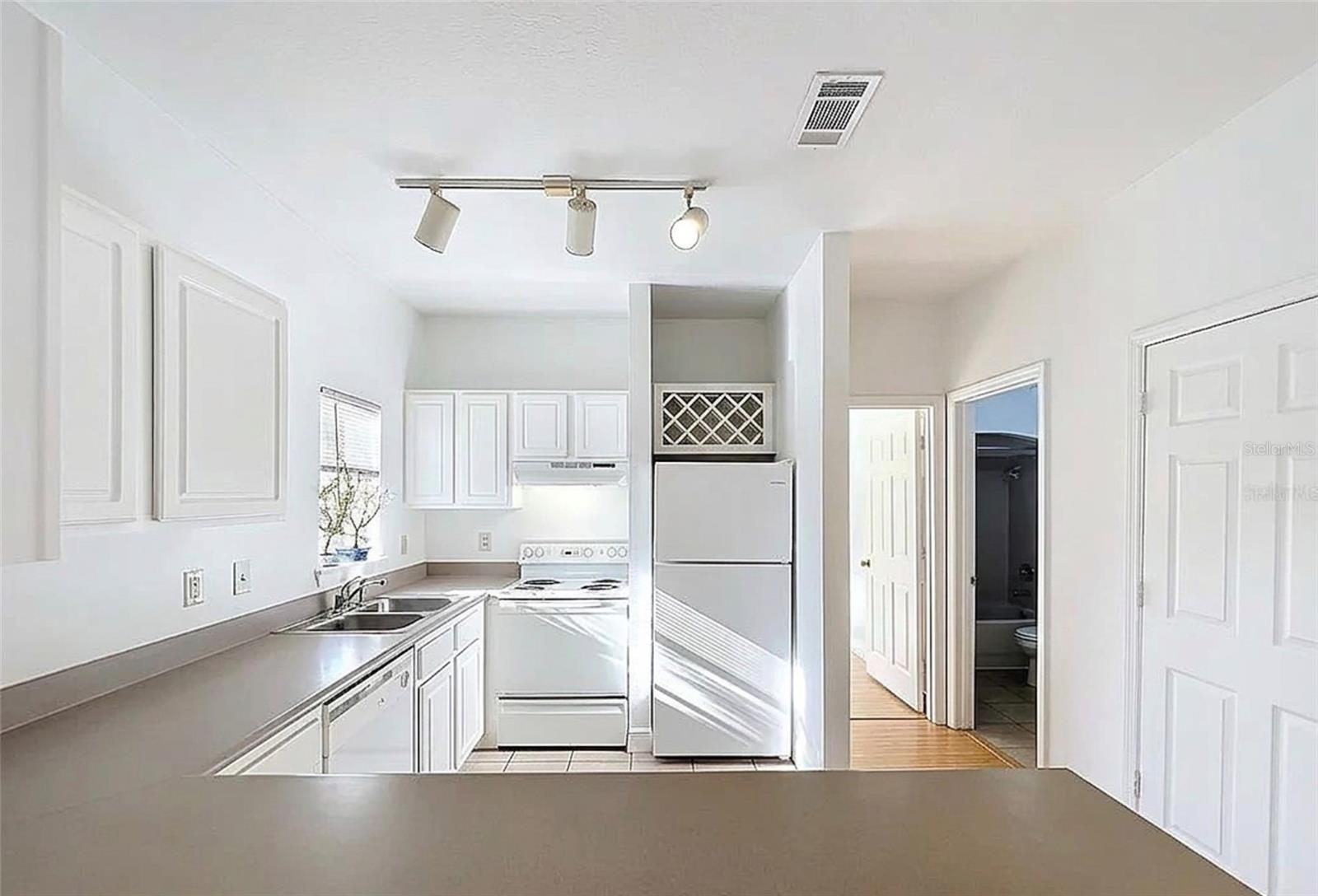 174 VILLA DI ESTE TER #200