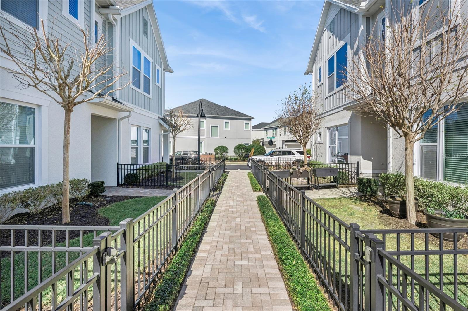1015 LYCHEE CT