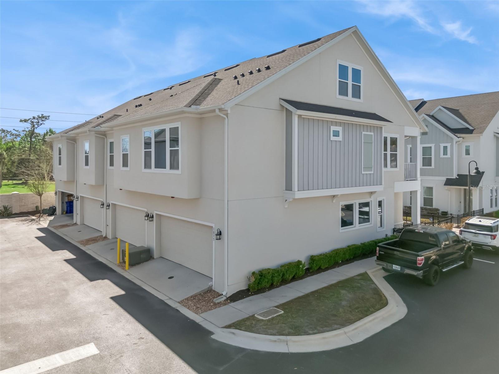 1015 LYCHEE CT