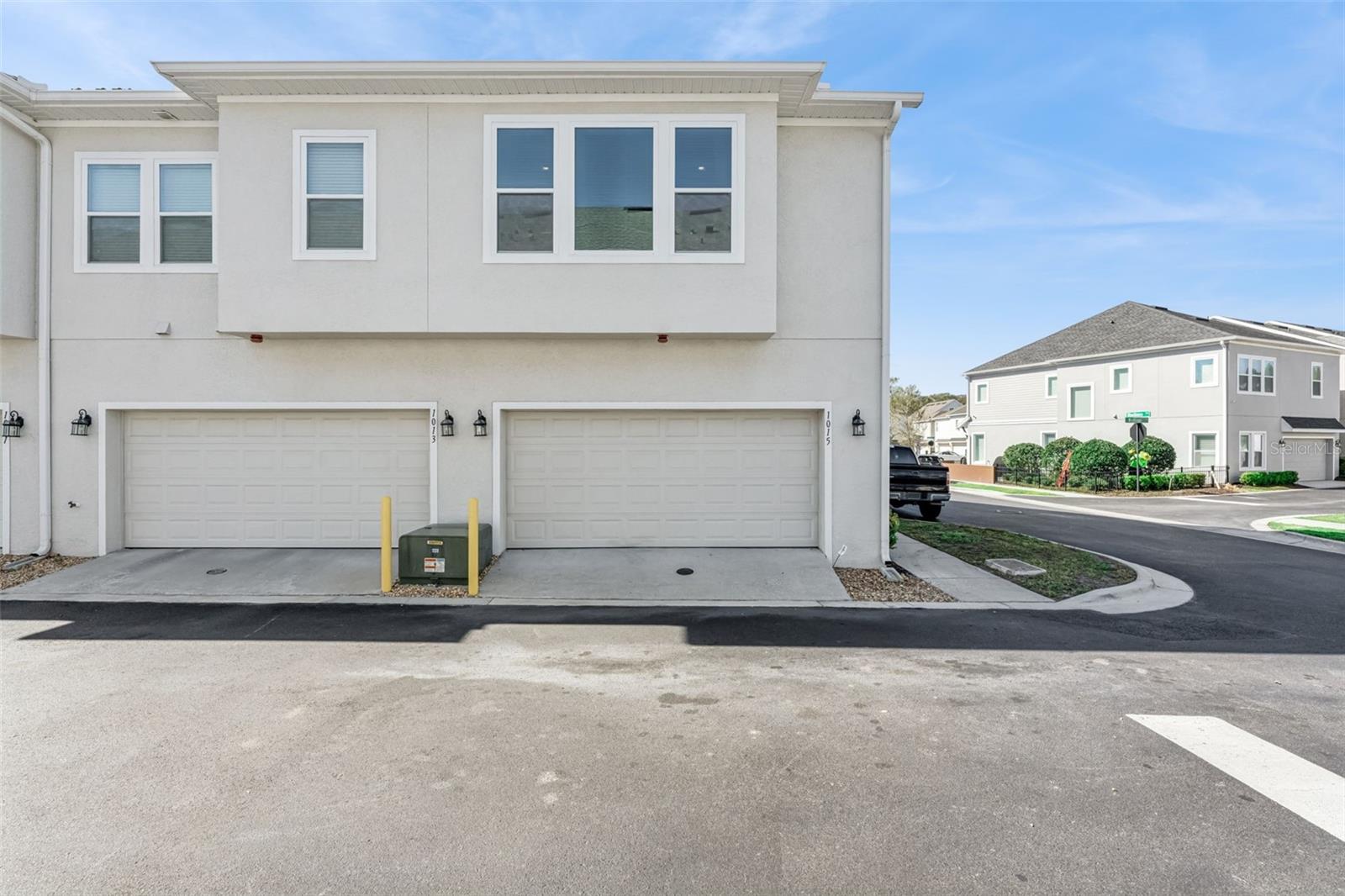 1015 LYCHEE CT