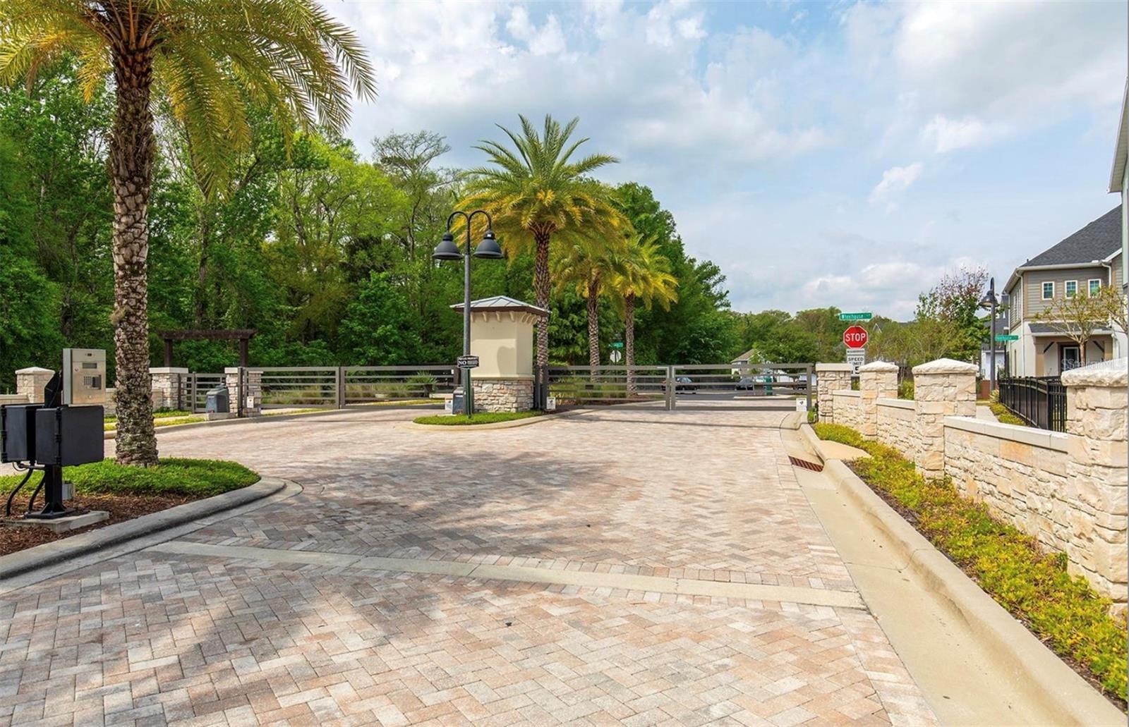 1015 LYCHEE CT