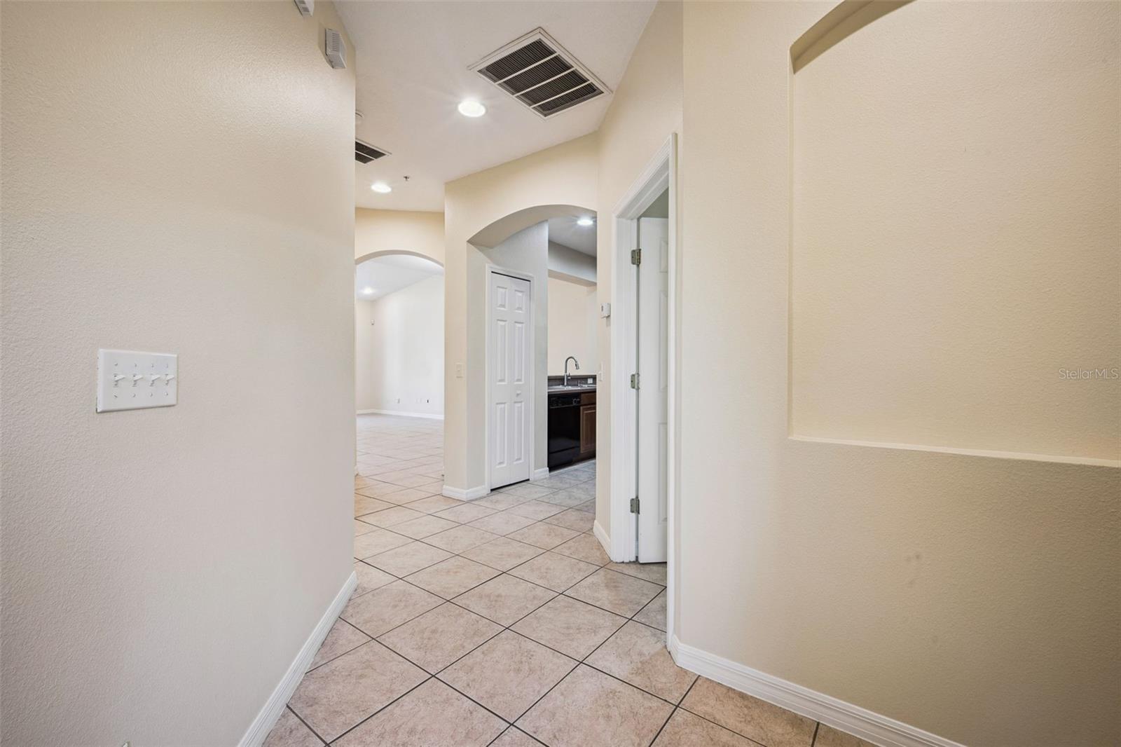 952 DAVENWOOD CT