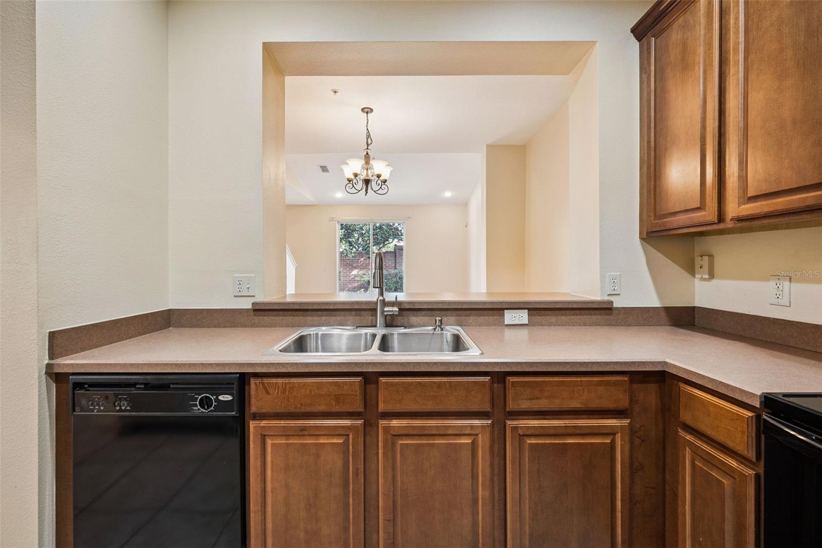 952 DAVENWOOD CT
