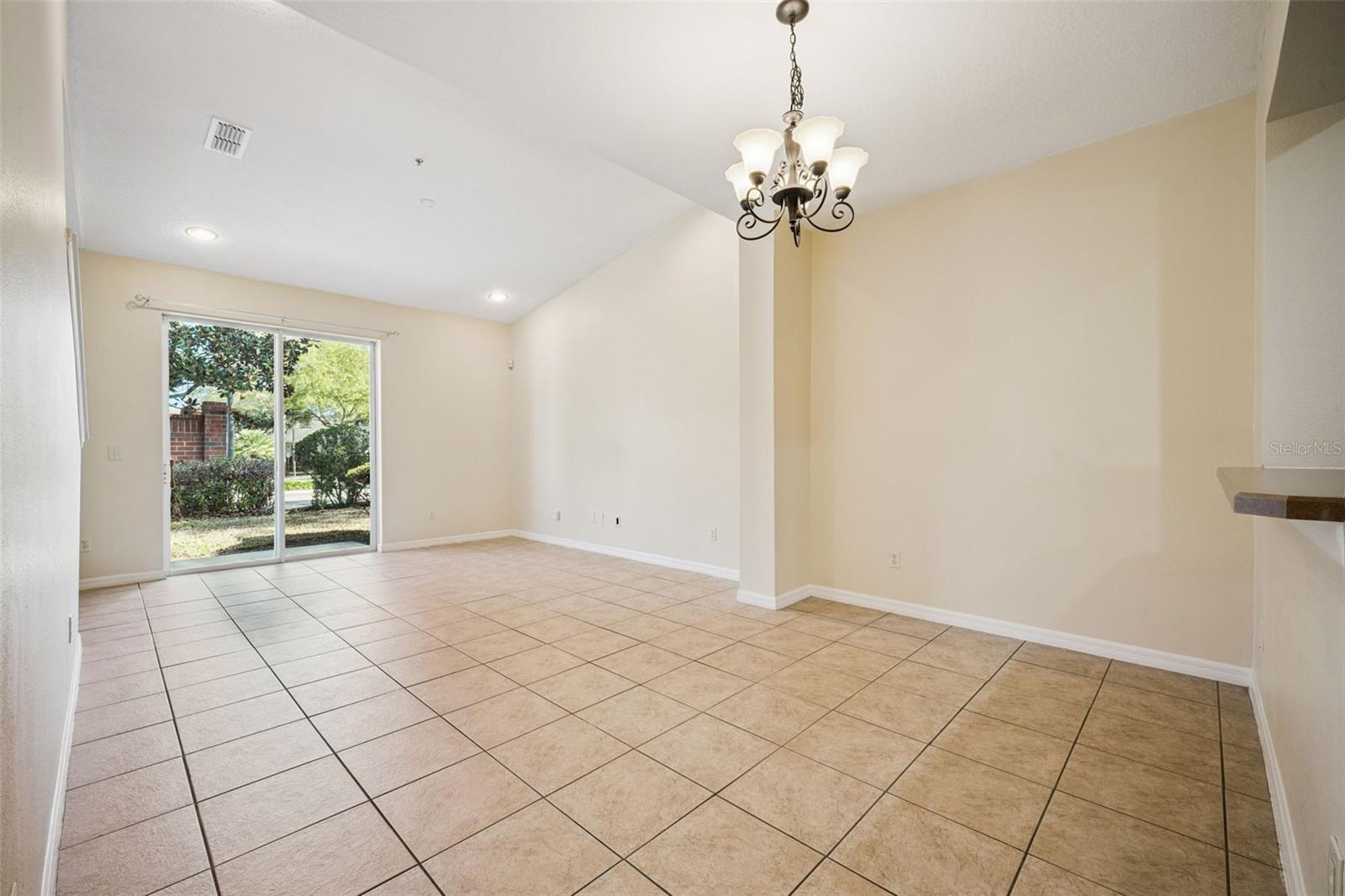 952 DAVENWOOD CT