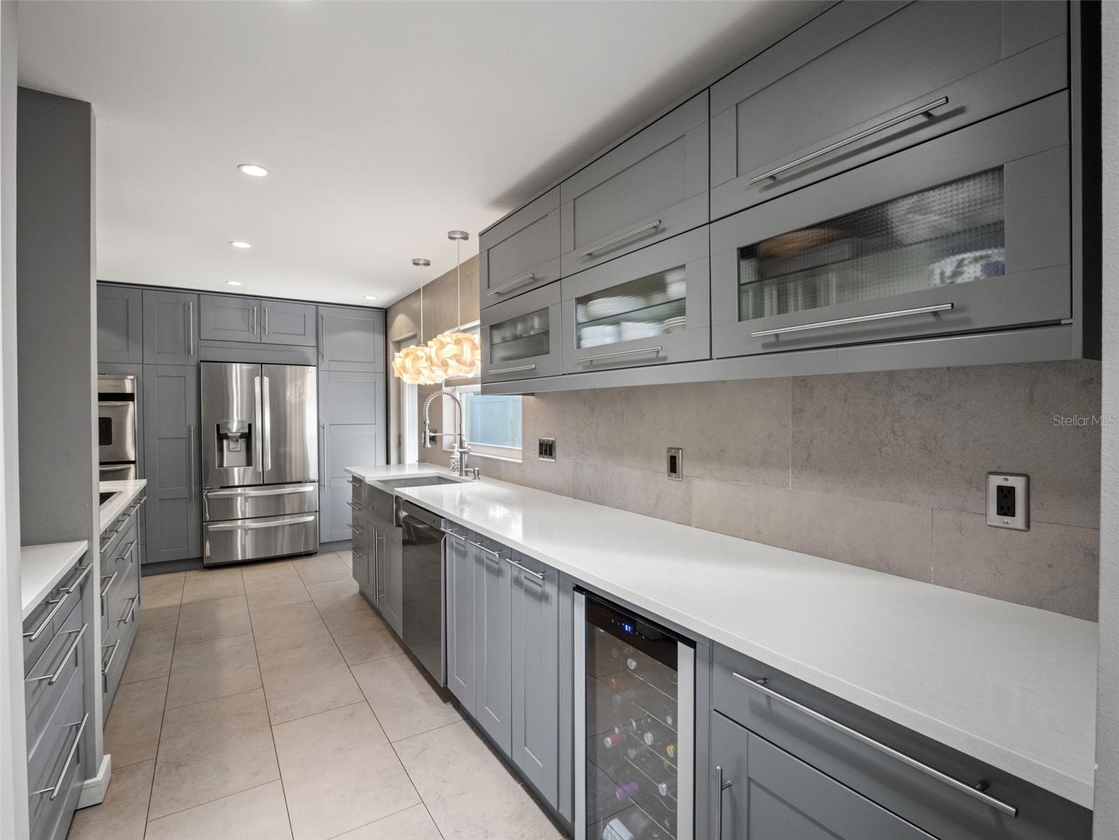 2040 THUNDERBIRD TRL