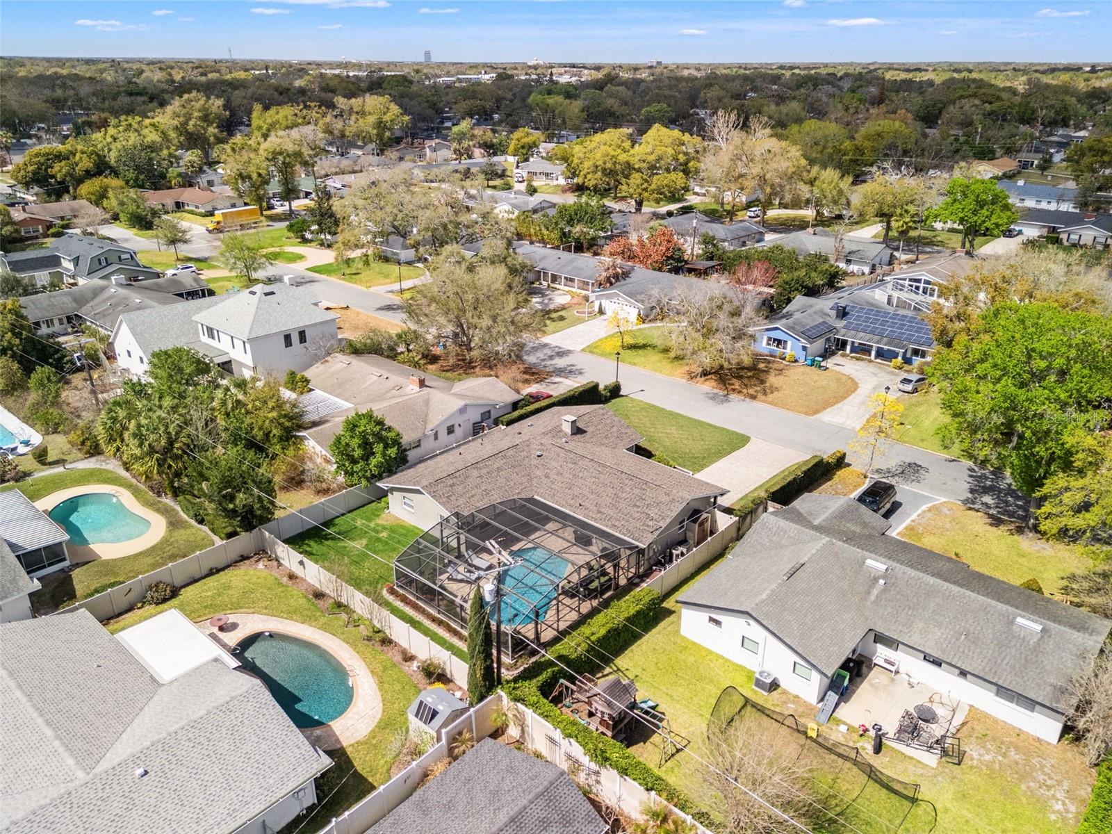 2040 THUNDERBIRD TRL